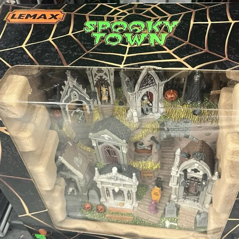 Lemax Spooky Town Halloween Crypt City Cemetery Village Decor